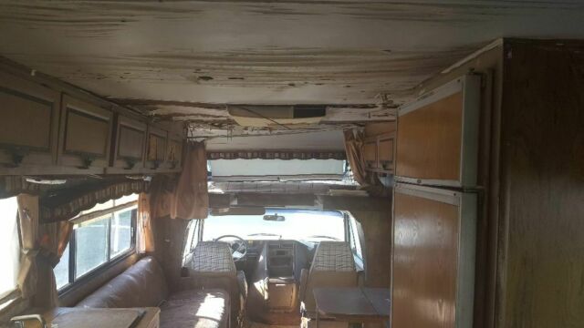 1978 White Chevrolet G30 Van Camper