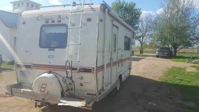 1978 White Chevrolet G30 Van Camper