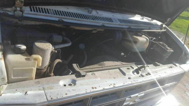 1978 White Chevrolet G30 Van Camper