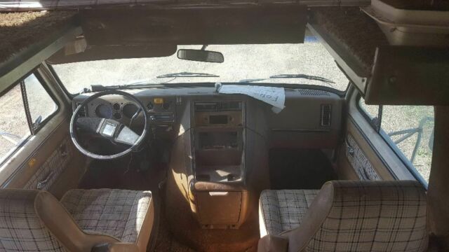 1978 White Chevrolet G30 Van Camper
