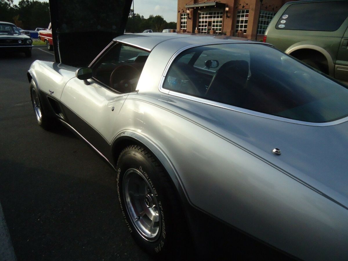1978 Silver Chevrolet Corvette Coupe