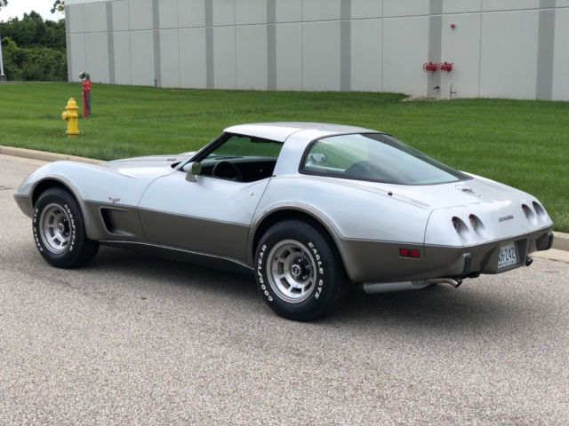 1978 Silver Chevrolet Corvette Coupe