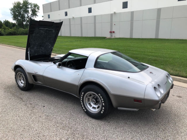 1978 Silver Chevrolet Corvette Coupe