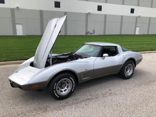 1978 Silver Chevrolet Corvette Coupe