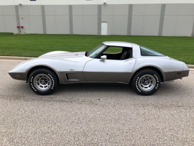 1978 Silver Chevrolet Corvette Coupe