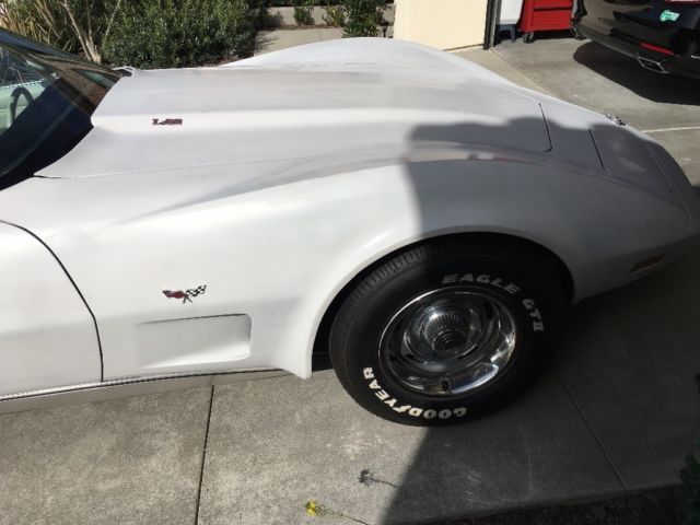 1978 White Chevrolet Corvette Coupe