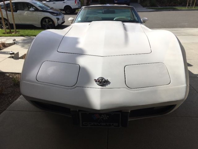 1978 White Chevrolet Corvette Coupe