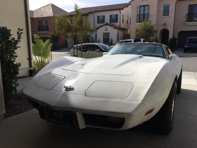 1978 White Chevrolet Corvette Coupe