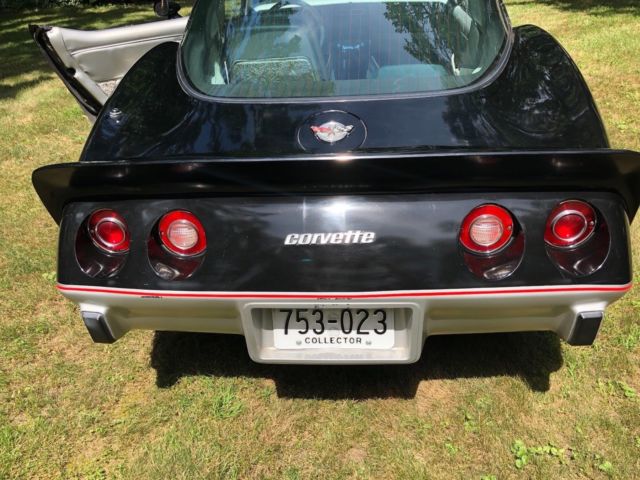 1978 black and gray Chevrolet Corvette glass tops