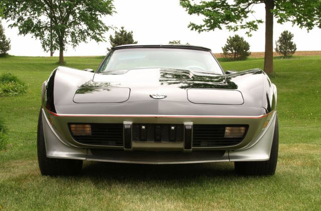 1978 Black/Silver Chevrolet Corvette Coupe