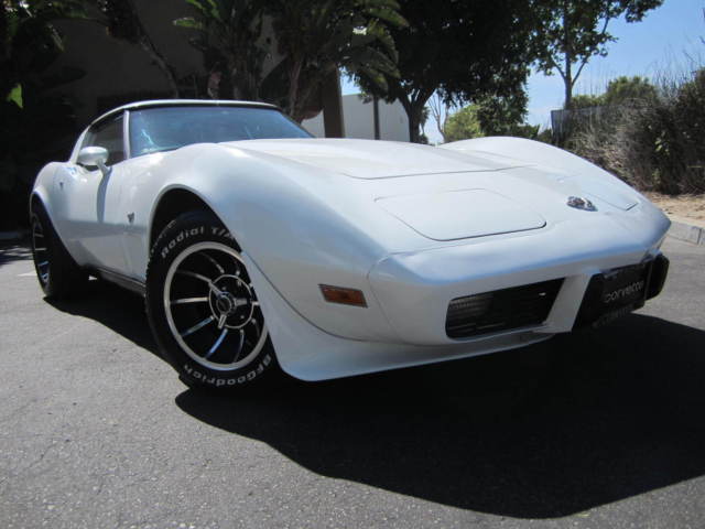 1978 White Chevrolet Corvette Coupe