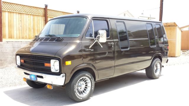 1978 Brown Dodge Tradesman B200 van