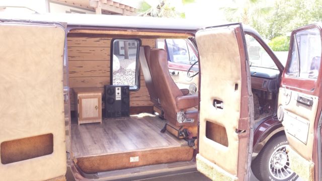 1978 Brown Dodge Tradesman B200 van