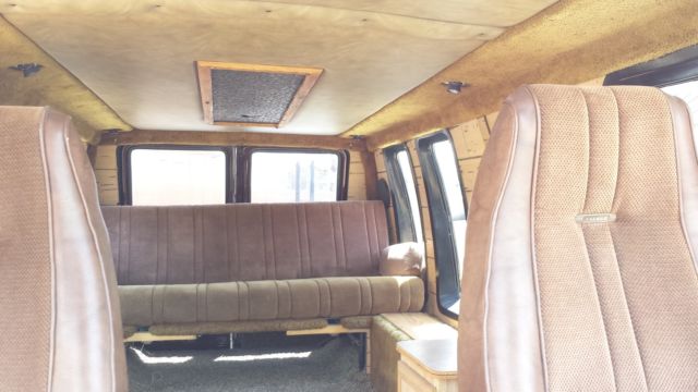 1978 Brown Dodge Tradesman B200 van