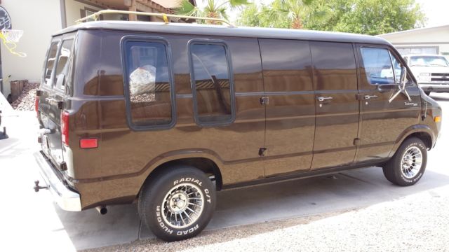 1978 Brown Dodge Tradesman B200 van