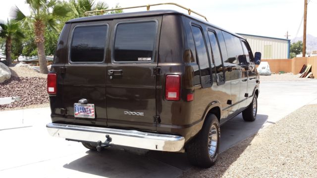 1978 Brown Dodge Tradesman B200 van