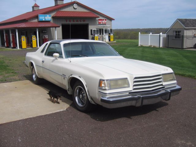 1978 White Dodge Charger Coupe