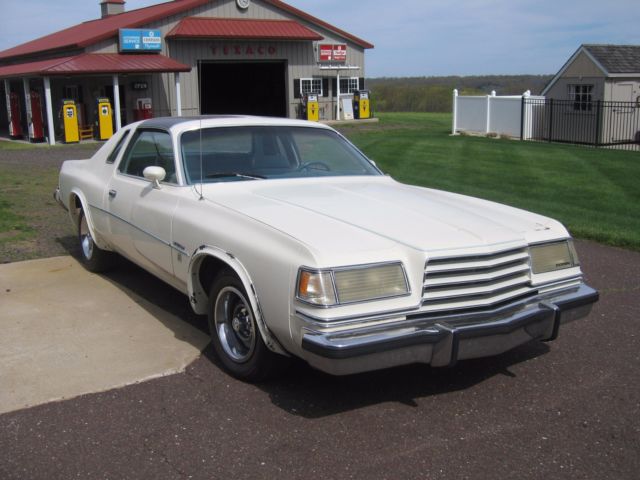 1978 White Dodge Charger Coupe
