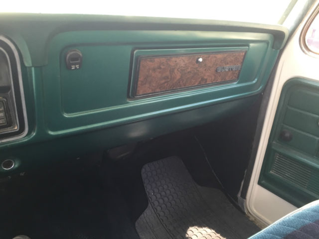 1978 White Ford F-250 Pickup