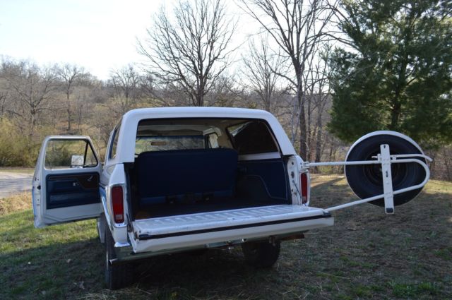 1978 Blue/White Ford Bronco SUV