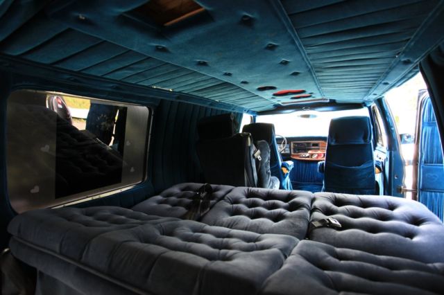 1978 Blue Ford E-Series Van