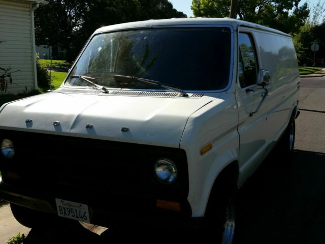 1978 White Ford E-Series Van Standard Passenger Van