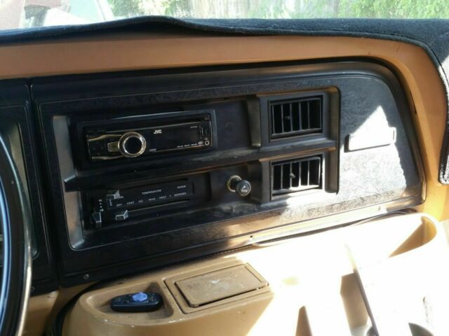 1978 White Ford E-Series Van Standard Passenger Van