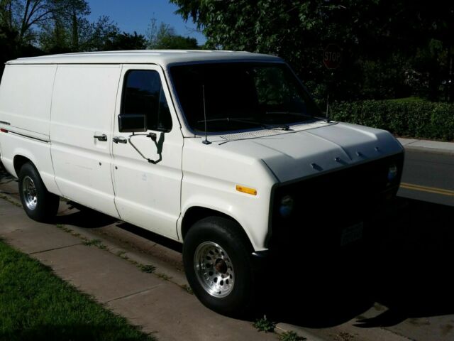 1978 White Ford E-Series Van Standard Passenger Van
