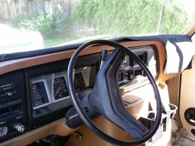 1978 White Ford E-Series Van Standard Passenger Van