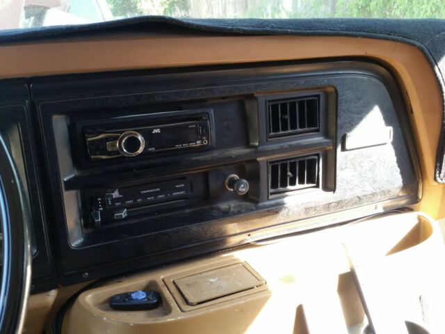 1978 White Ford E-Series Van Standard Passenger Van