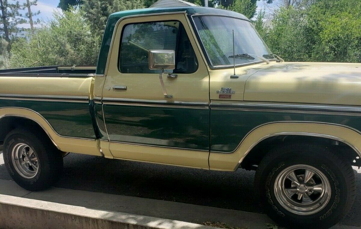 1978 Ford F-100 Standard Cab Pickup