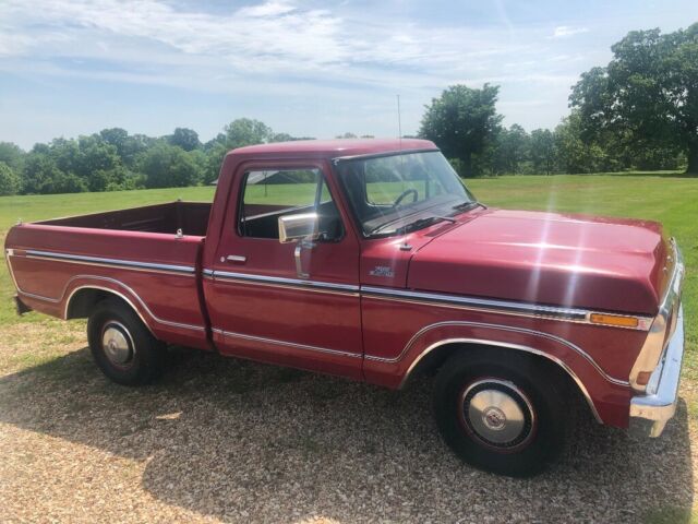 1978 Red Ford F-100 Cab & Chassis