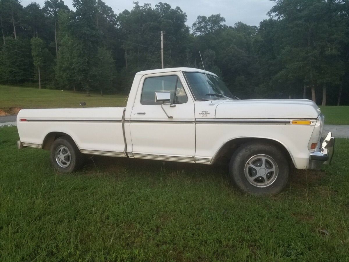 1978 White Ford F-100 Standard Cab Pickup