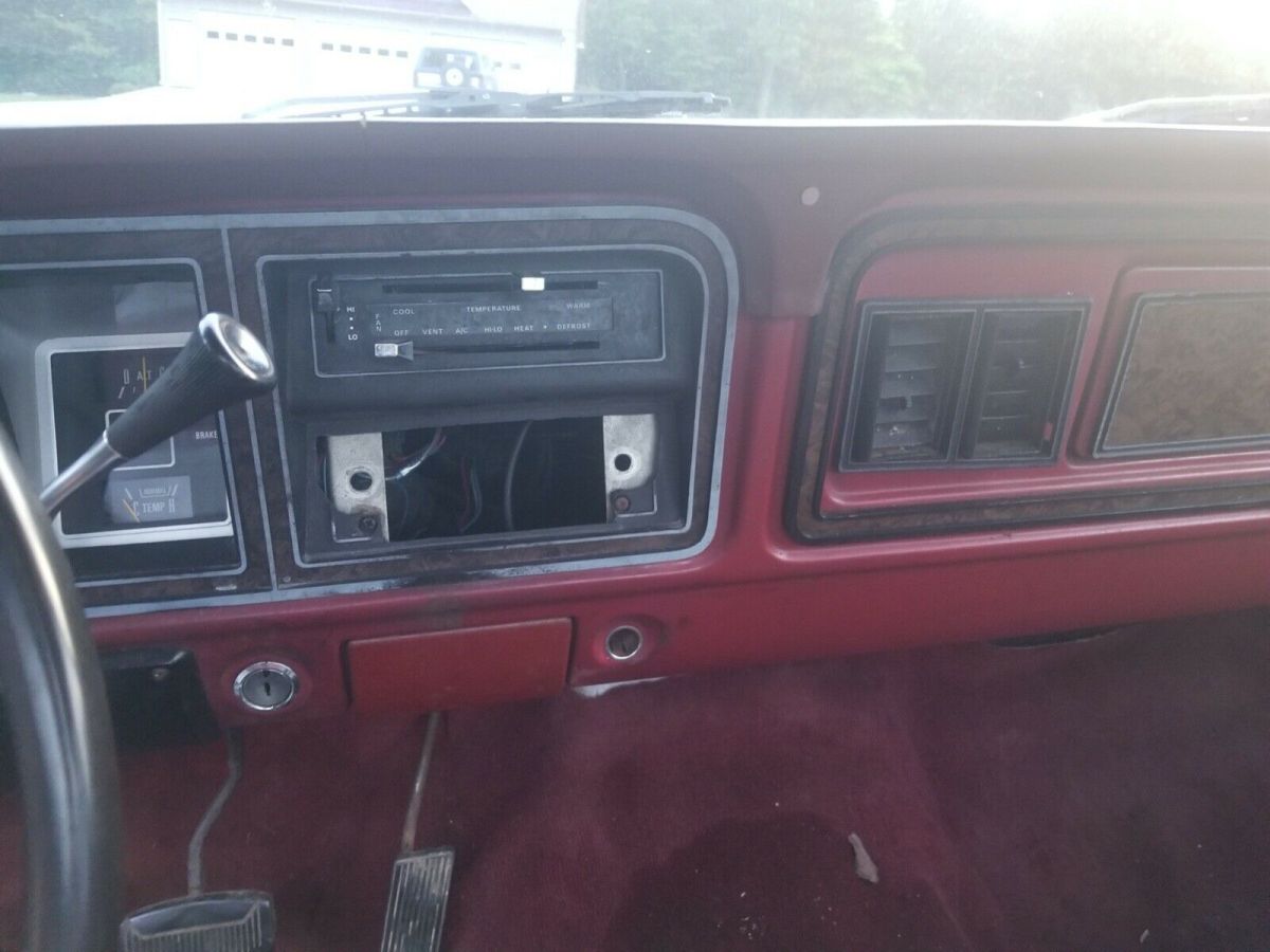 1978 White Ford F-100 Standard Cab Pickup