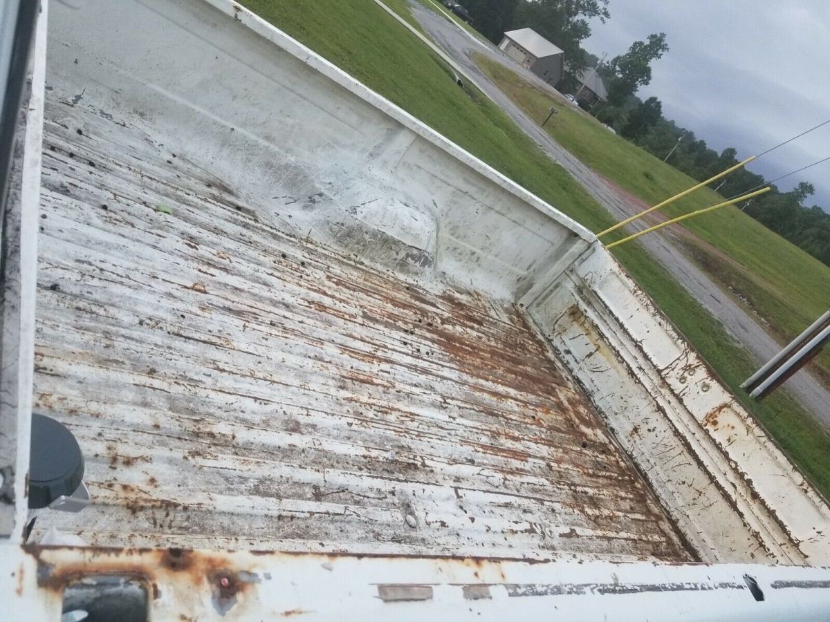 1978 White Ford F-100 Standard Cab Pickup