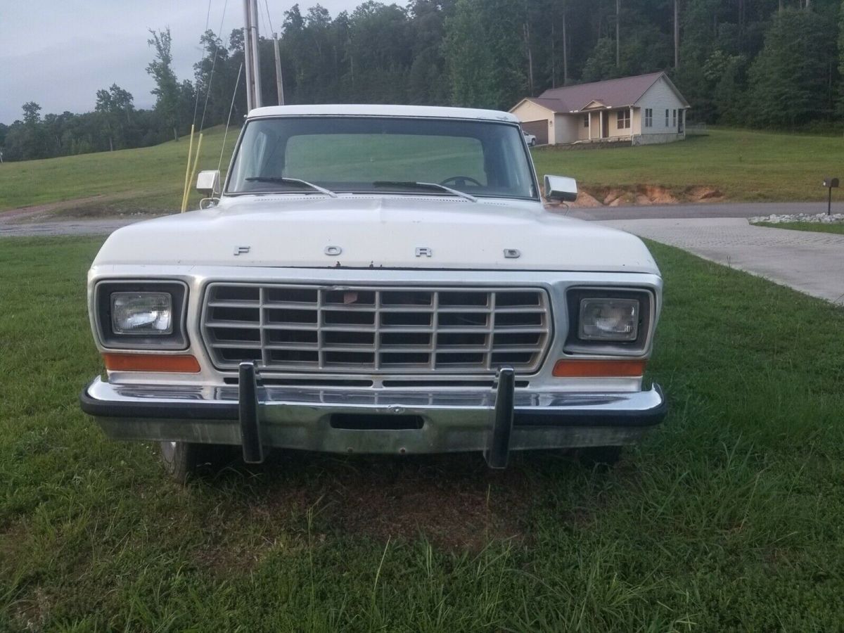 1978 White Ford F-100 Standard Cab Pickup