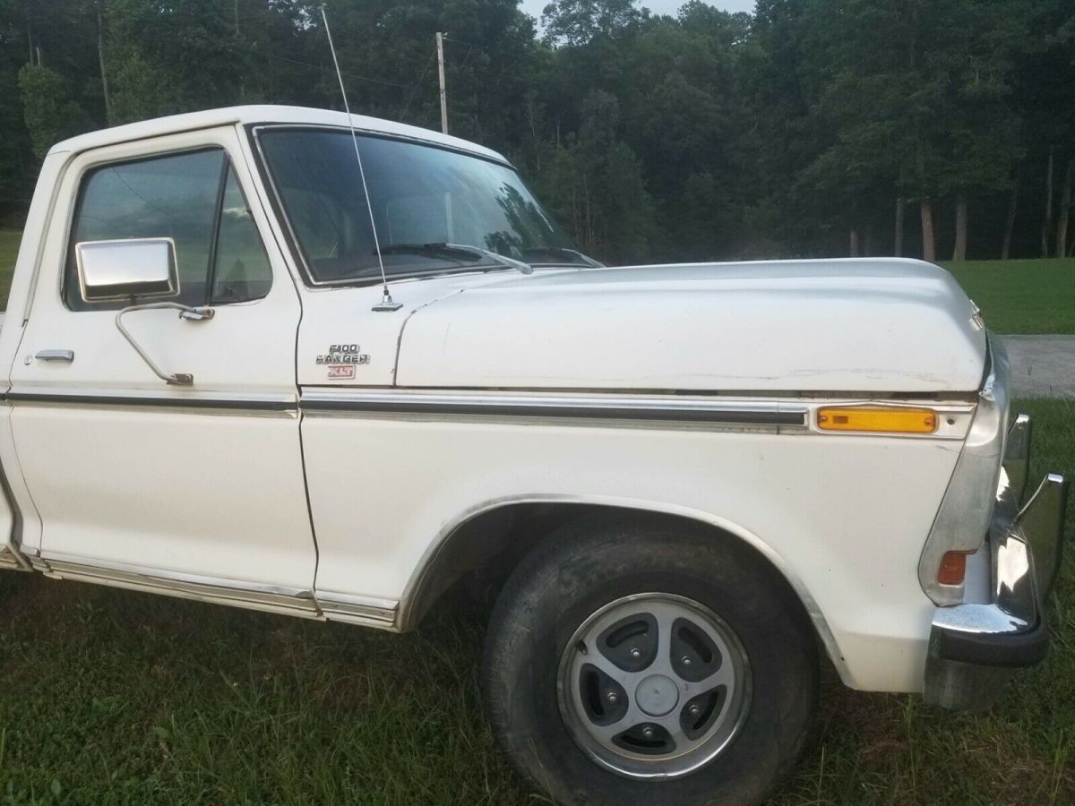 1978 White Ford F-100 Standard Cab Pickup