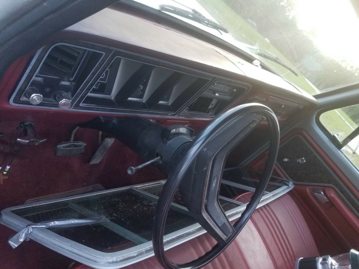 1978 White Ford F-100 Standard Cab Pickup