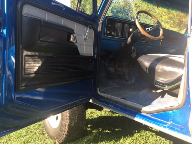 1978 Blue/Silver Ford F-150 Standard Cab Pickup
