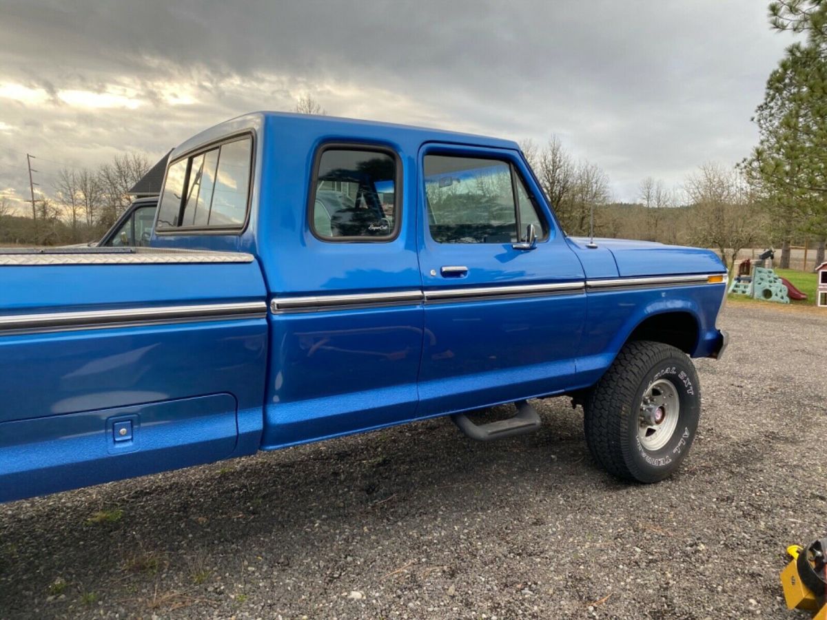 1978 White Ford F-250 Extended Cab Pickup