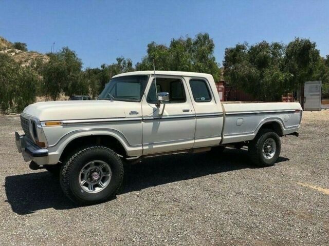 1978 White Ford F-250 Extended Cab Pickup