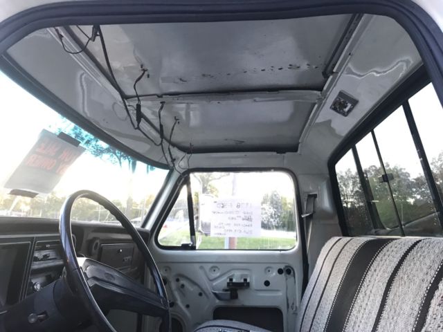 1978 White Ford F-350 Cab & Chassis
