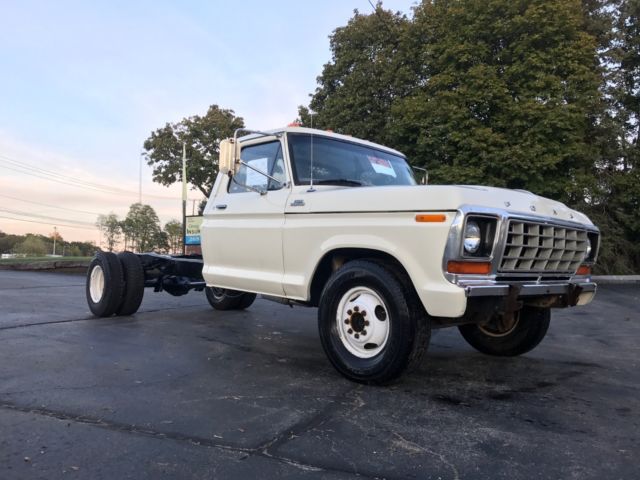 1978 White Ford F-350 Cab & Chassis