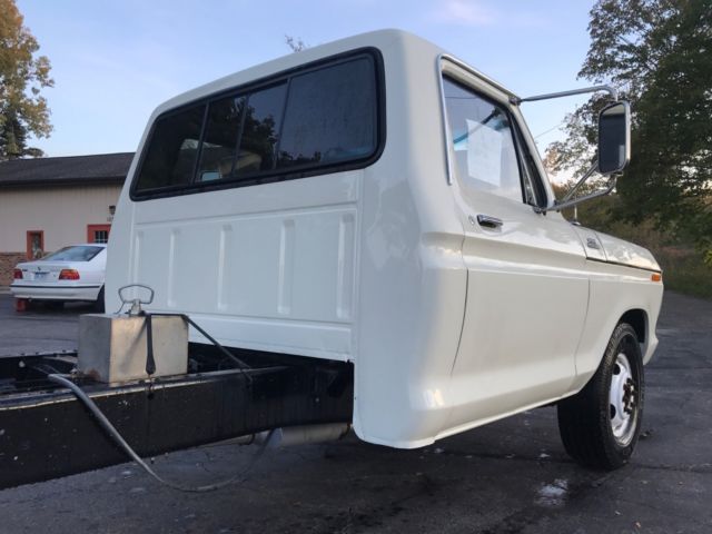 1978 White Ford F-350 Cab & Chassis