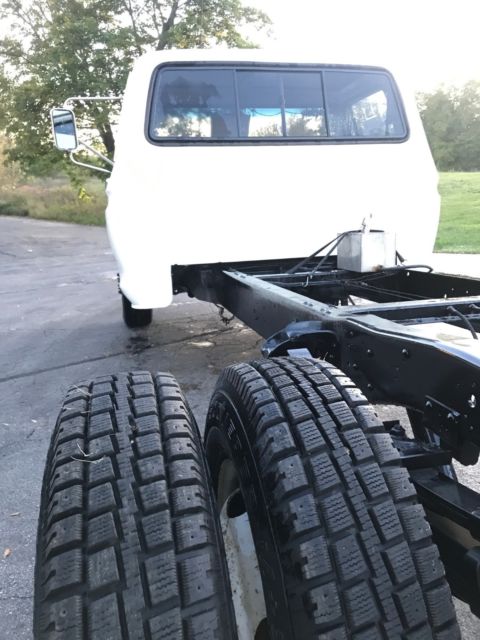 1978 White Ford F-350 Cab & Chassis