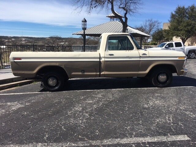 1978 White Ford F-150 truck