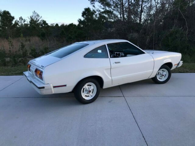 1978 White Ford Mustang