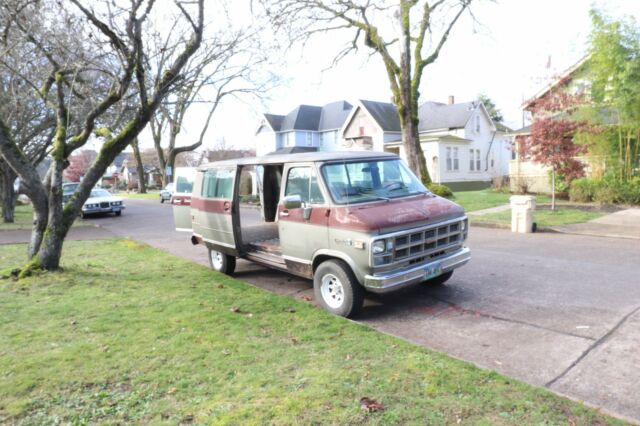 1978 Silver Chevrolet G20 Van Extended Van
