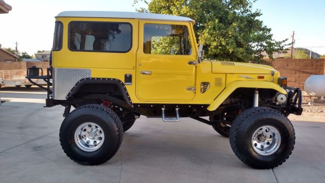 1972 Yellow ice Toyota Land Cruiser FJ40  4x4  Landcruiser