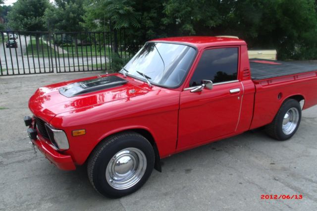 1978 RED Chevrolet LUV Standard Cab Pickup